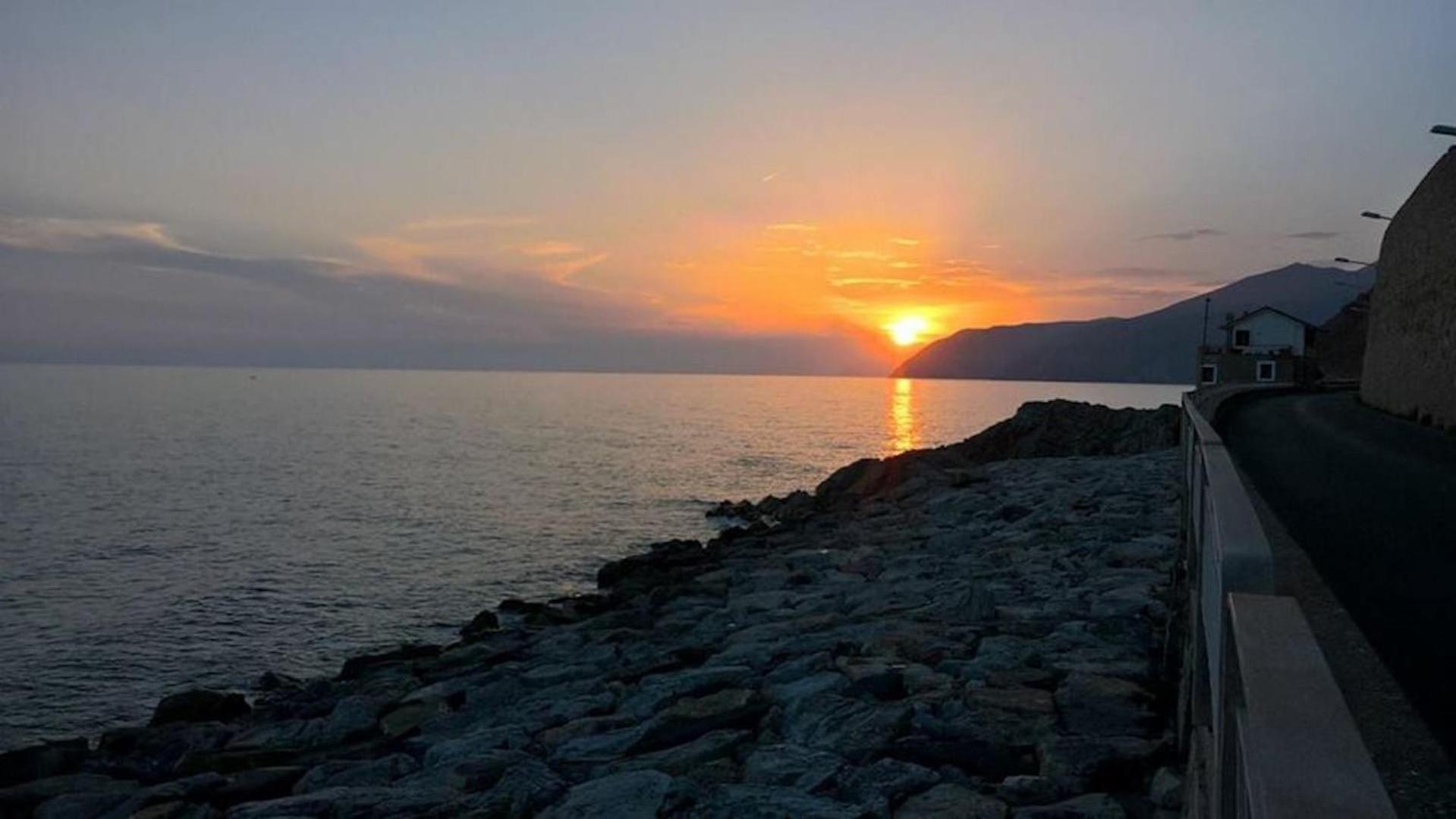 Tino Brezza Di Mare Lägenhet Deiva Marina Exteriör bild